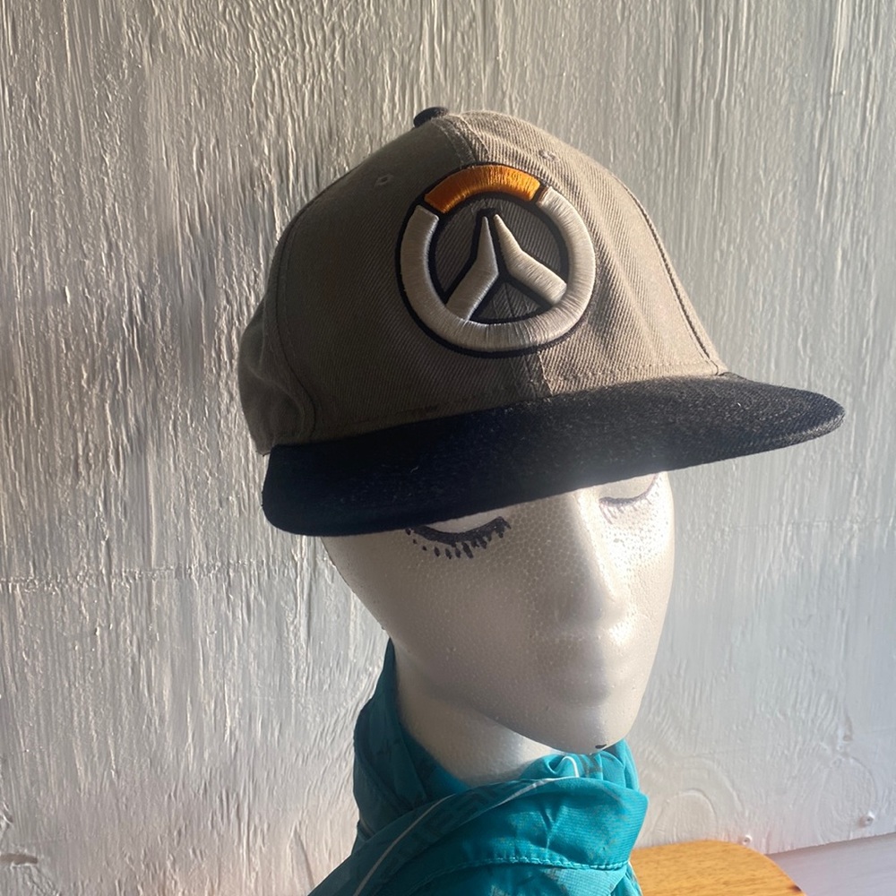 Overwatch peace sign hat- never worn/ excellent